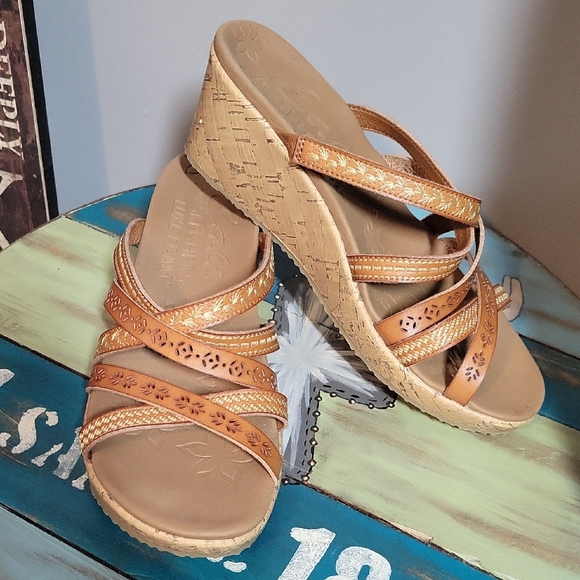 Skechers Shoes - Skechers Tan Wedge Sandals